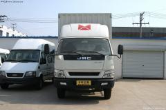 江铃 凯威中卡 156马力 4X2 单长厢式载货车(JX5080XXYXRA2)