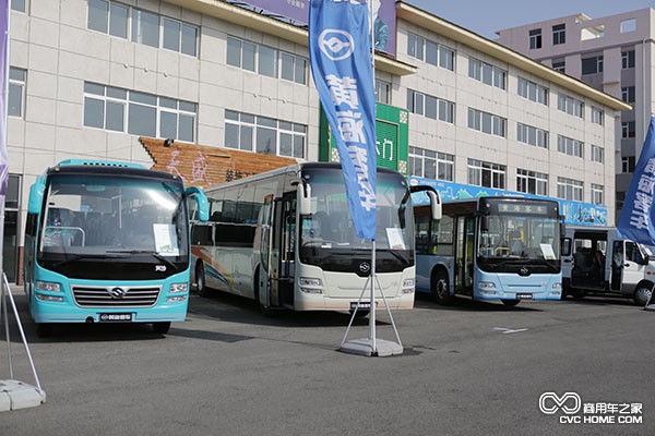 黄海客车助阵第三届中朝贸易博览会